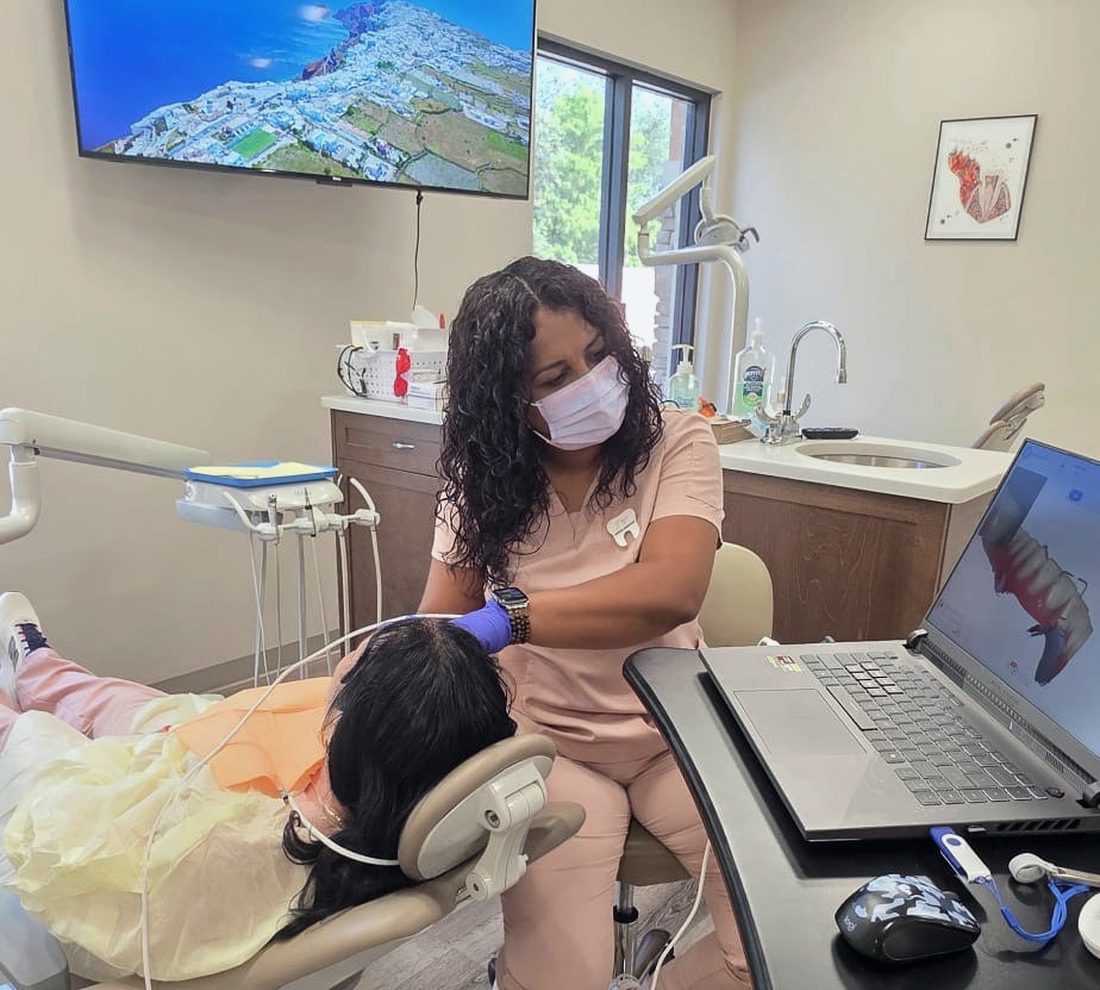 Digital implant planning with 3D imaging at Dental Crown in an Hour