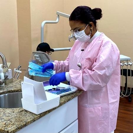 Yusimit Araujo, Dental Assistant